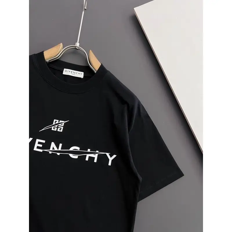 Givenchy T-shirts for MEN Black/White #A47168