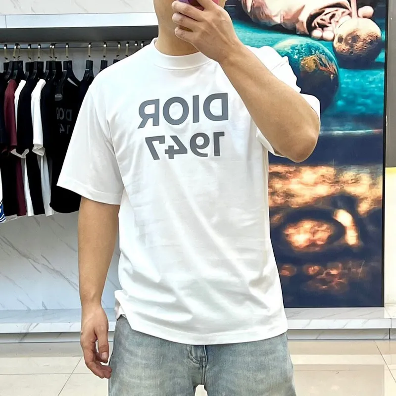 D-ior 1947 Logo T-shirts for men A Tribute to Timeless Luxury Heritage Black/White #A54212 D-ior 1947 Logo T-shirts for men A Tribute to Timeless Luxury Heritage Black/White #A54212