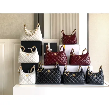 Chanel 4922 Quilted Mini Hobo Bag in Crinkled Lambskin Size 22.5x19.5x8.5CM #A62916