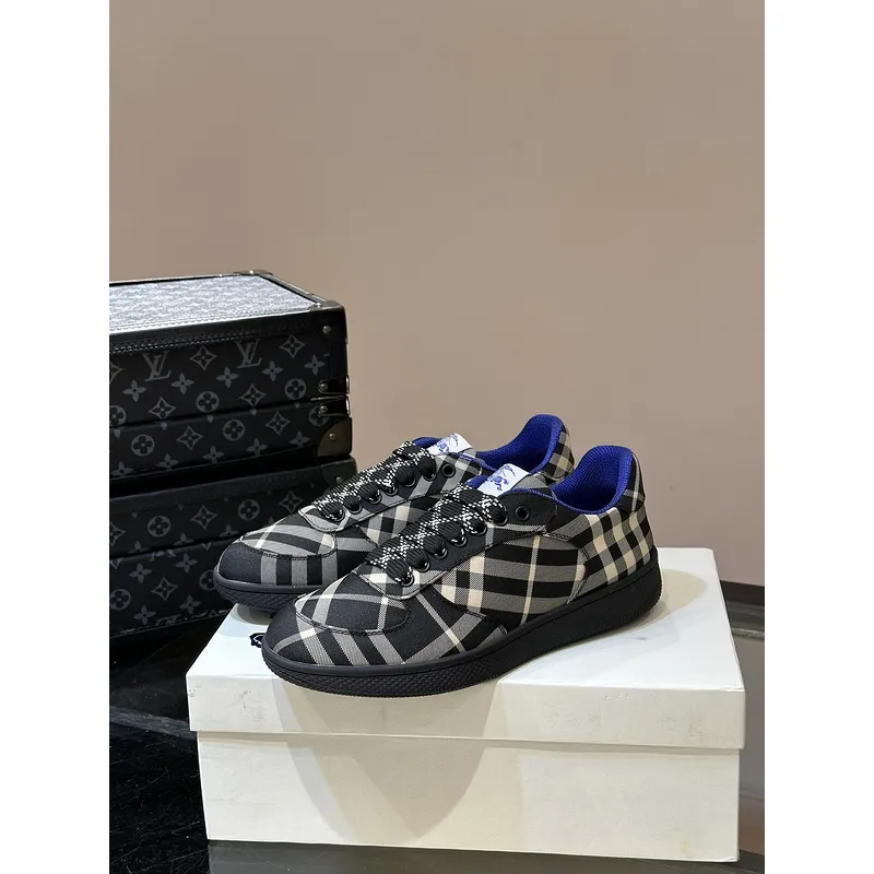 Burberry Shoes for Mens Sneakers #A52116
