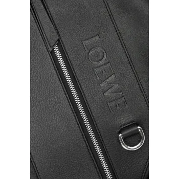 Loewe Black Leather Backpack With Distinctive Zipper And Branding For Modern Urban Style #A50064