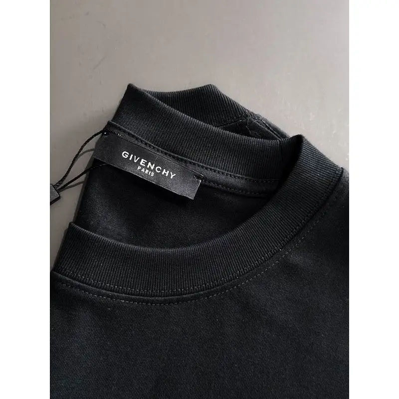 Givenchy T-shirts for MEN Black/White #A47160