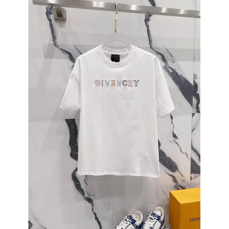 Givenchy T-shirts for MEN Black/White #A47171