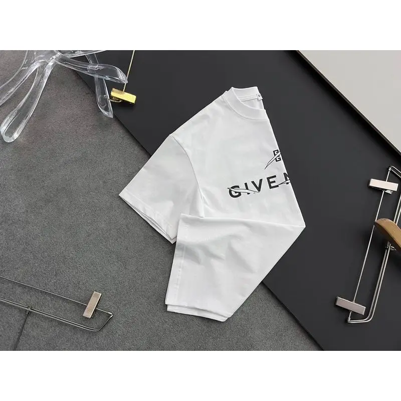 Givenchy T-shirts for MEN Black/White #A47168