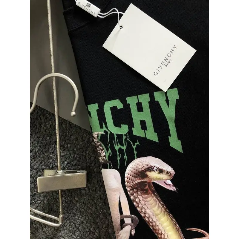 Givenchy T-shirts for MEN snake Black/White #A47156 Givenchy T-shirts for MEN snake Black/White #A47156
