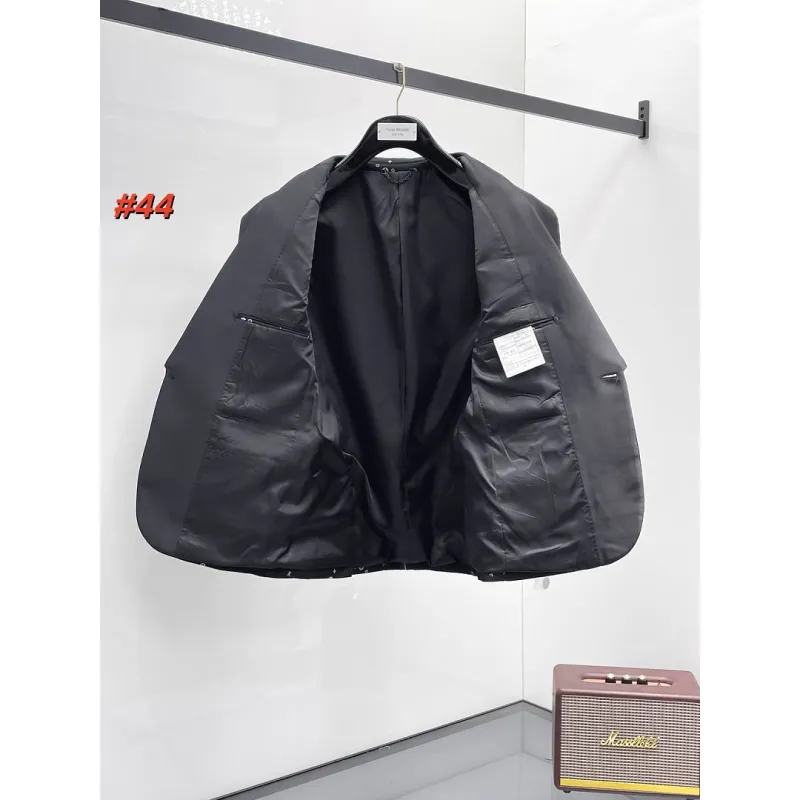Louis Vuitton Suit #A65663