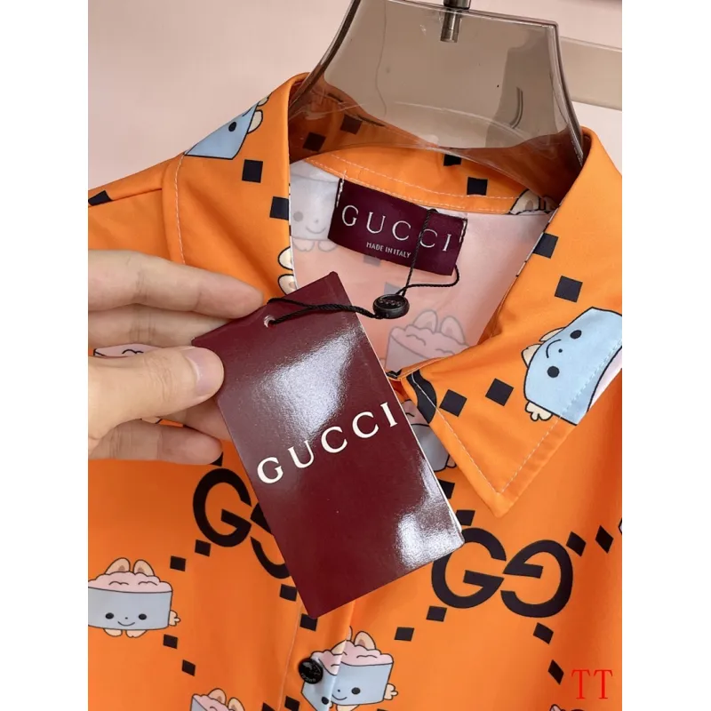 Gucci Tracksuits for Gucci short tracksuits for men #A62257