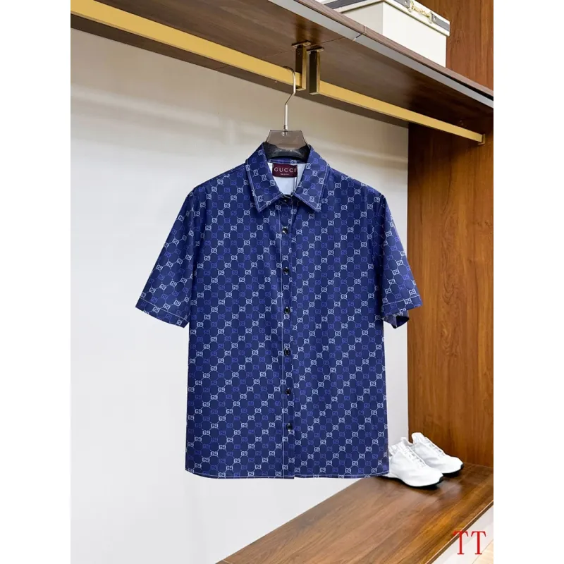 Gucci Tracksuits for Gucci short tracksuits for men #A62250