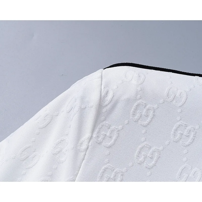 Gucci Tracksuits for Gucci short tracksuits for men #A61451