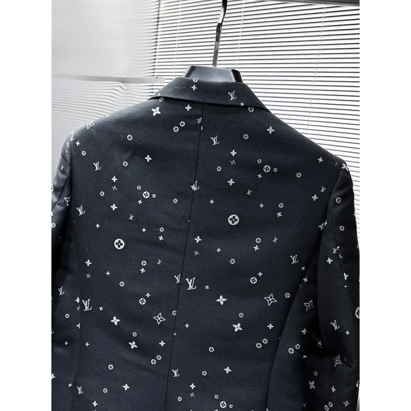 Louis Vuitton Suit #A59938