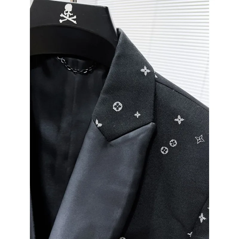 Louis Vuitton Suit #A59938