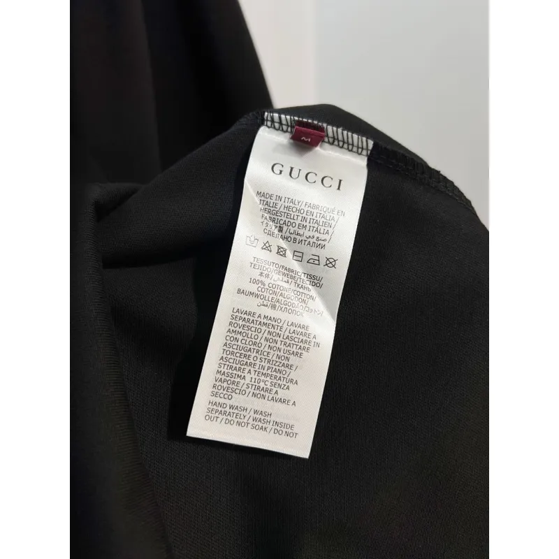 Gucci Tracksuits for Gucci short tracksuits for men #A65723