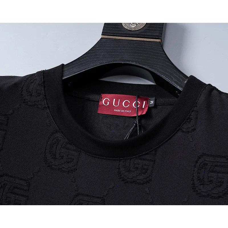 Gucci Tracksuits for Gucci short tracksuits for men #A61445