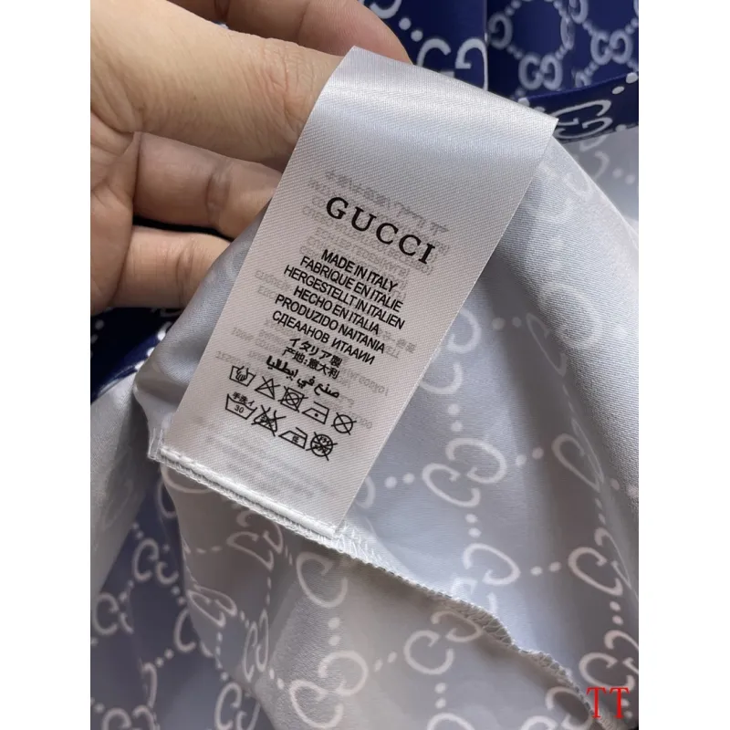 Gucci Tracksuits for Gucci short tracksuits for men #A62252