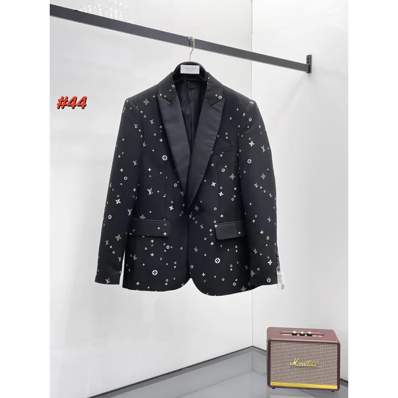 Louis Vuitton Suit #A65663