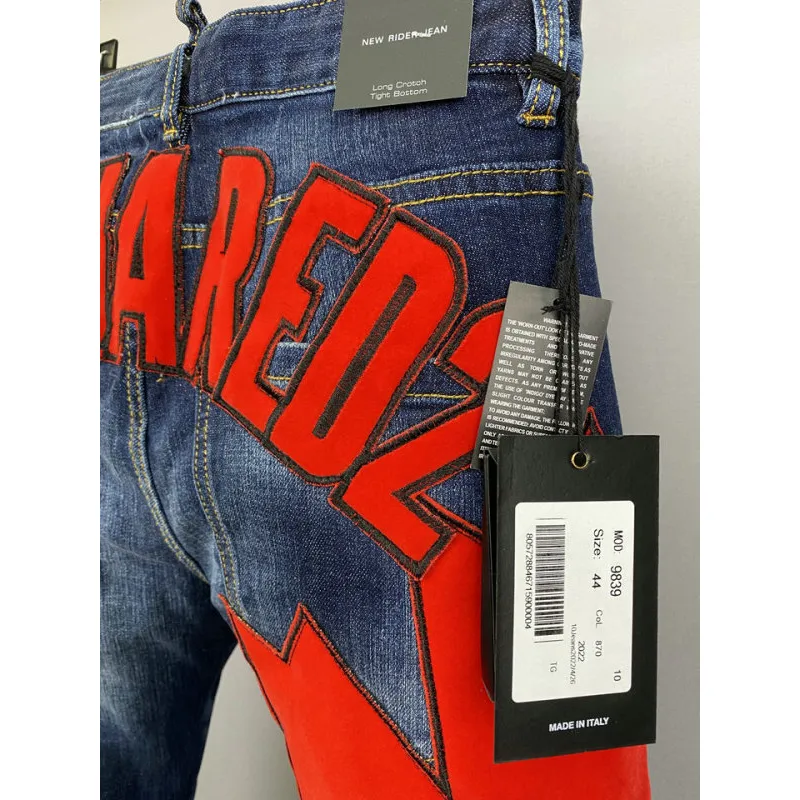 2025 DSQ2 Mens Denim Jeans Bold Red Maple Leaf Print with Faded Wash for Trendy Gentlemen #A54911