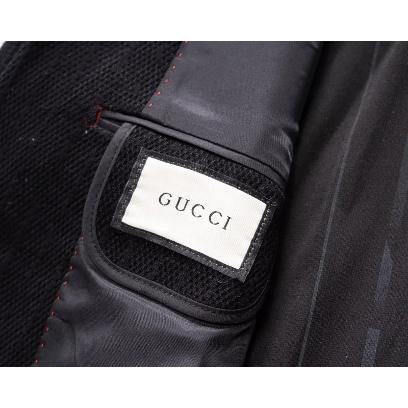 Gucci Suits #A57658