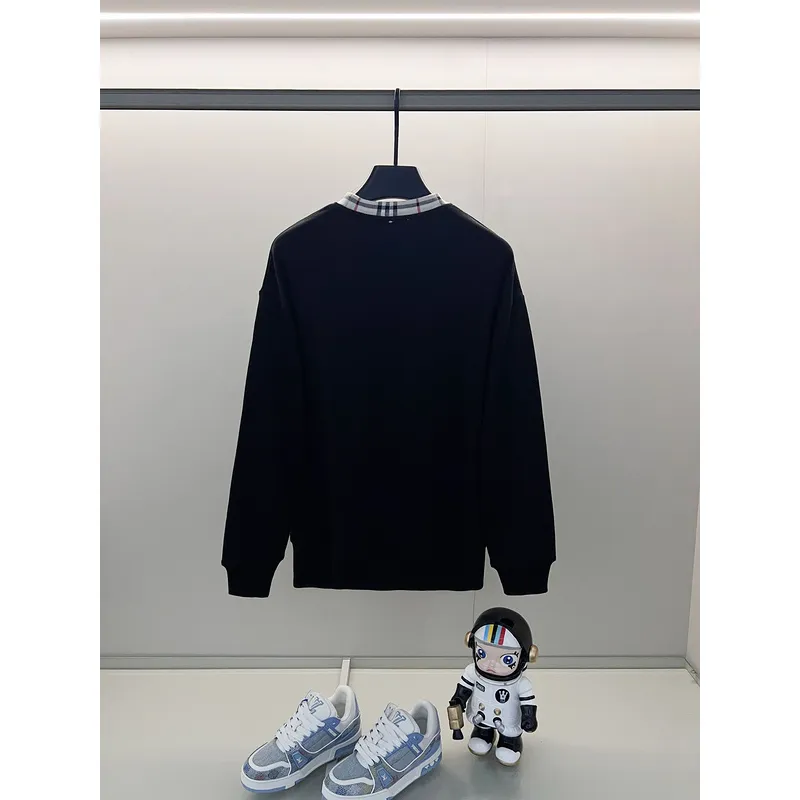 Burberry White/Black Sweatshirt With Signature Check Collar And Louis Vuittonogo Detailing #A54395