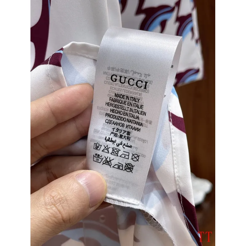 Gucci Tracksuits for Gucci short tracksuits for men #A62254