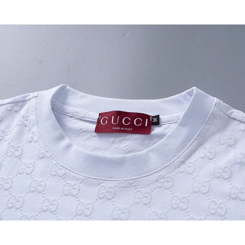 Gucci Tracksuits for Gucci short tracksuits for men #A61392