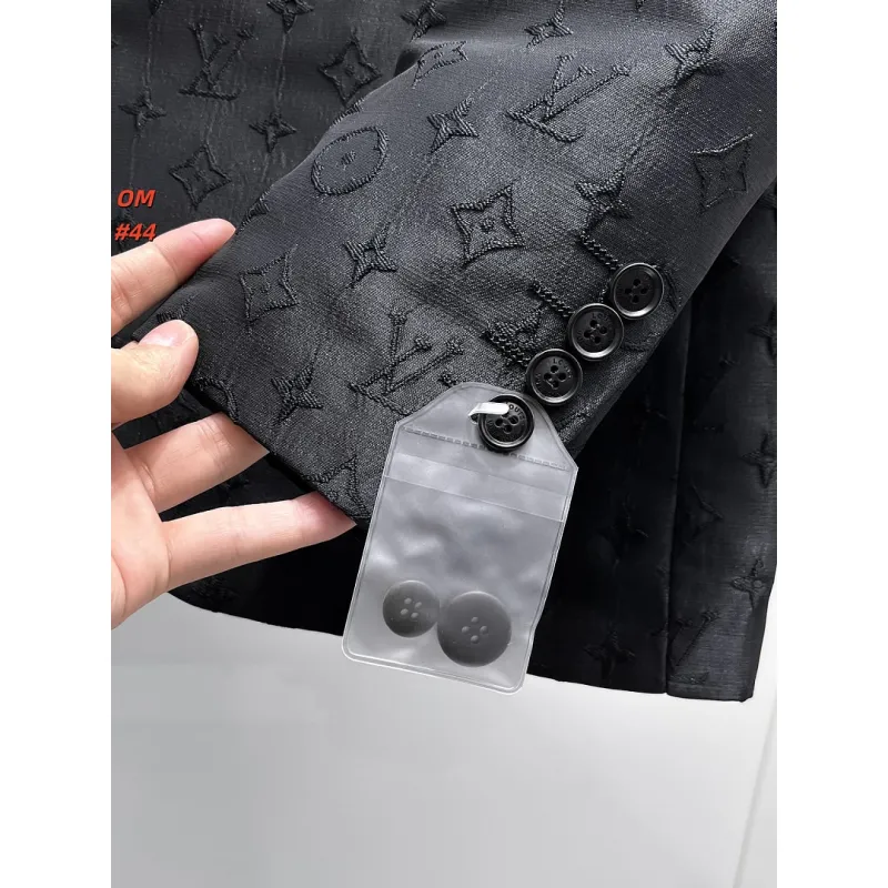 Louis Vuitton Suit #A65665