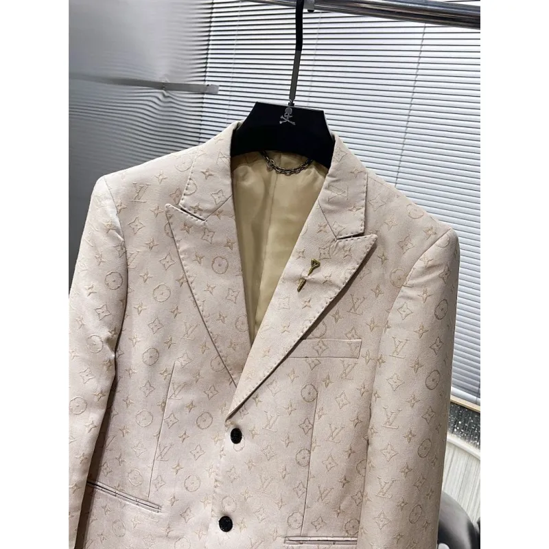 Louis Vuitton Suit #A59941