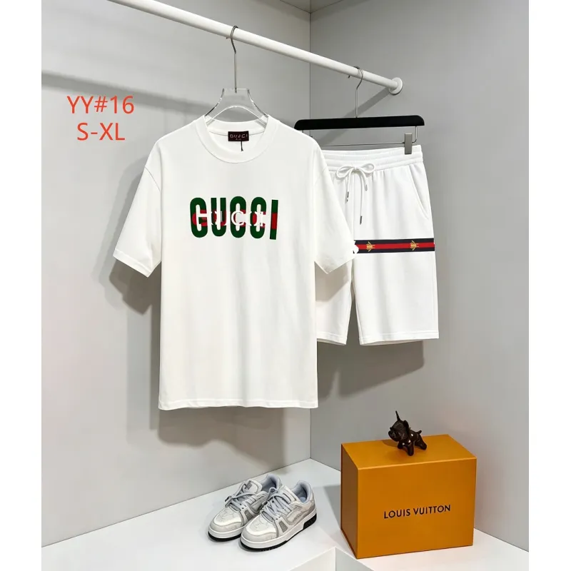 Gucci Tracksuits for Gucci short tracksuits for men #A65724