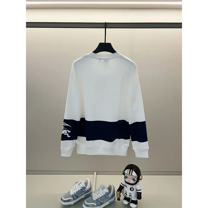 Burberry - Inspired White/Black Sweatshirt With Navy Stripe And Iconic Motif Design #A54393