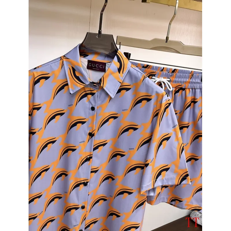 Gucci Tracksuits for Gucci short tracksuits for men #A62248
