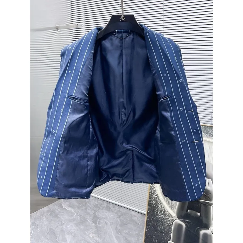 Louis Vuitton Suit #A59939