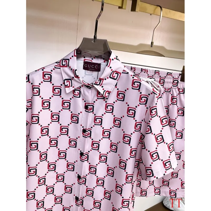 Gucci Tracksuits for Gucci short tracksuits for men #A62249