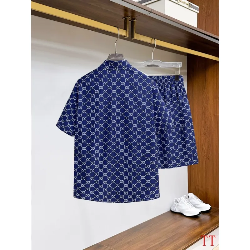 Gucci Tracksuits for Gucci short tracksuits for men #A62252