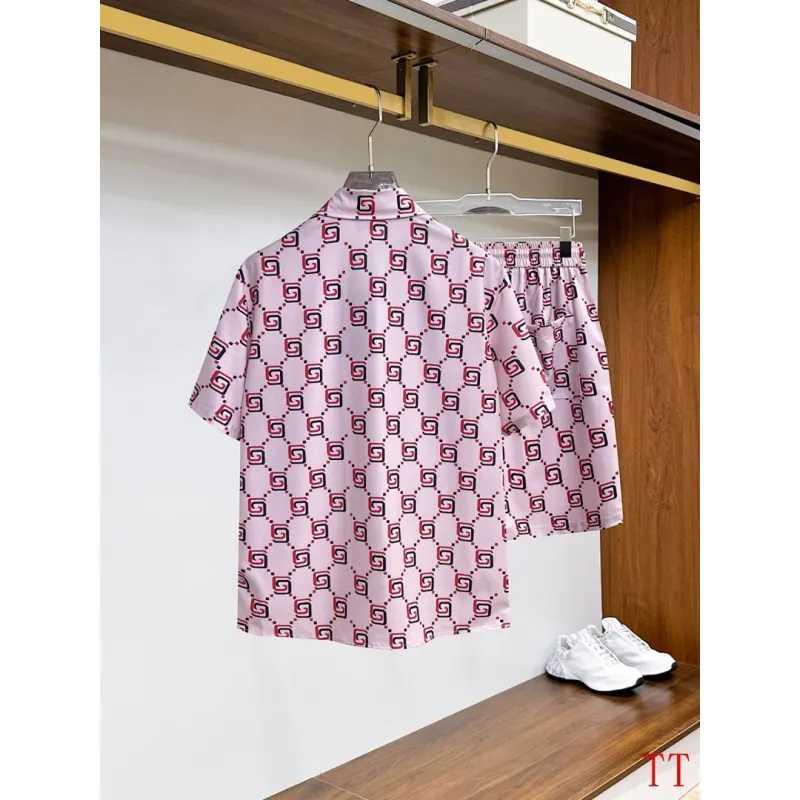 Gucci Tracksuits for Gucci short tracksuits for men #A62249