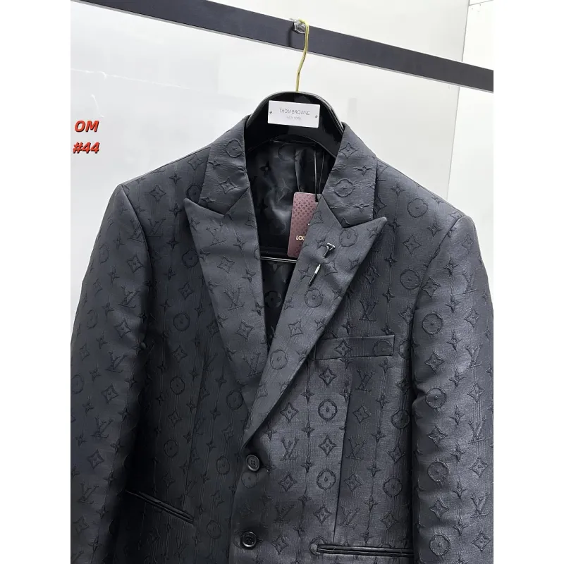 Louis Vuitton Suit #A65665