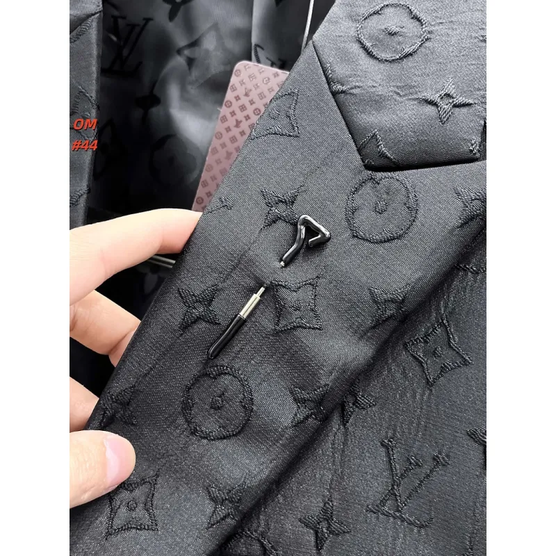 Louis Vuitton Suit #A65665