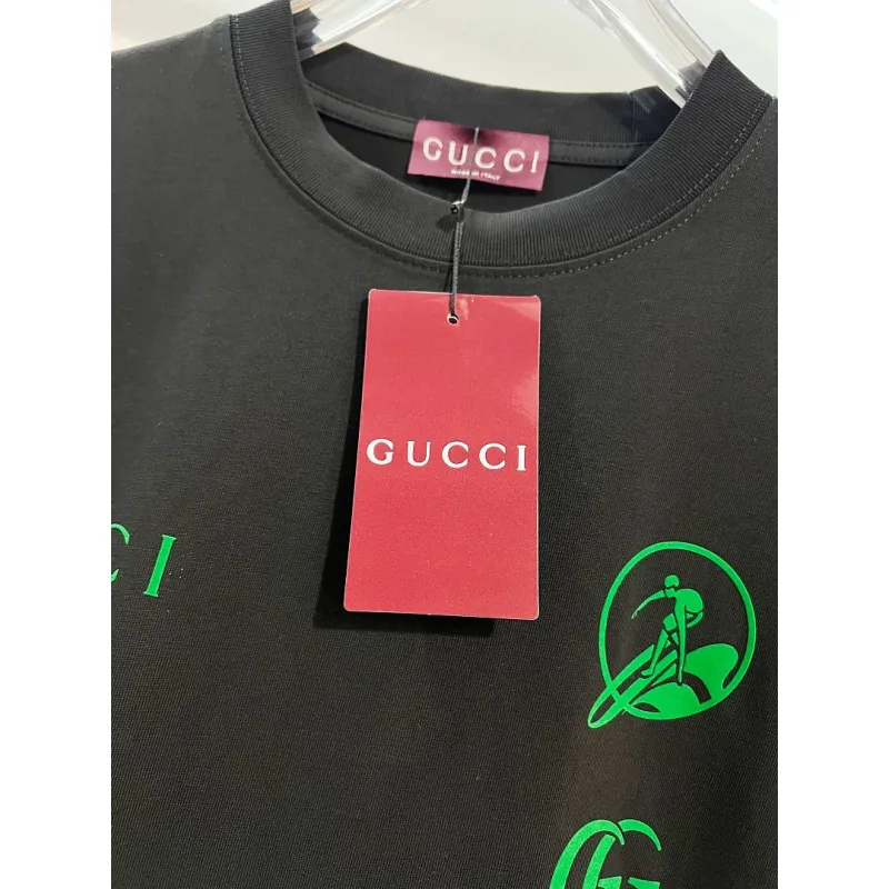 Gucci Tracksuits for Gucci short tracksuits for men #A65723