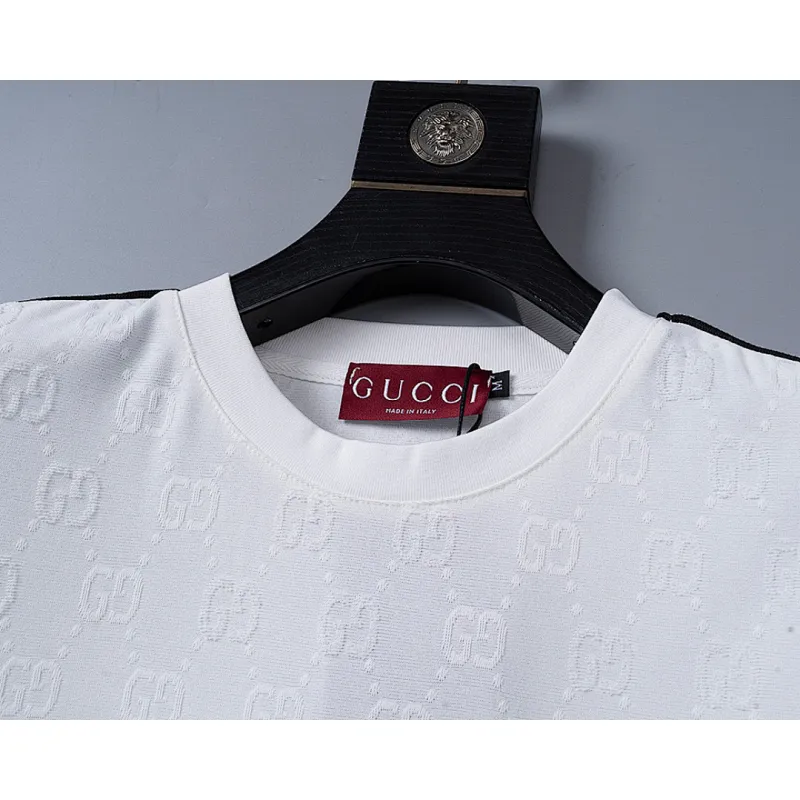 Gucci Tracksuits for Gucci short tracksuits for men #A61449