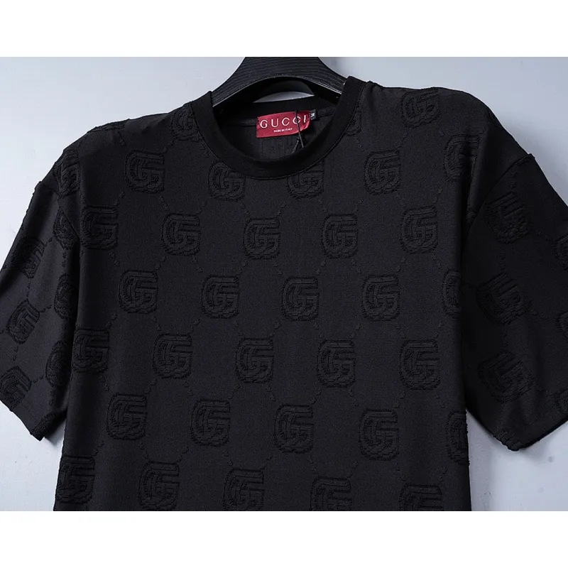 Gucci Tracksuits for Gucci short tracksuits for men #A61445