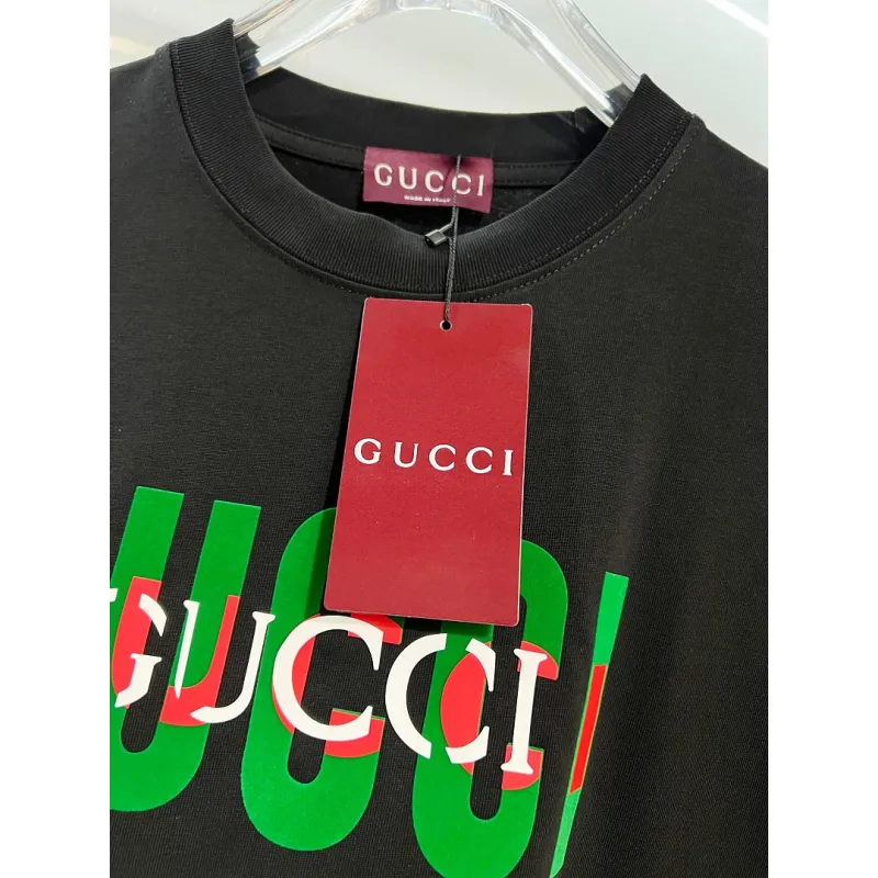 Gucci Tracksuits for Gucci short tracksuits for men #A65724