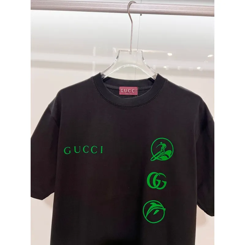 Gucci Tracksuits for Gucci short tracksuits for men #A65723