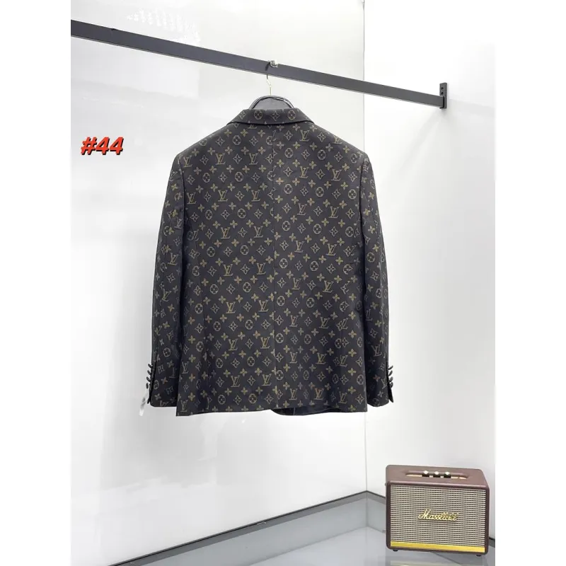 Louis Vuitton Suit #A65661