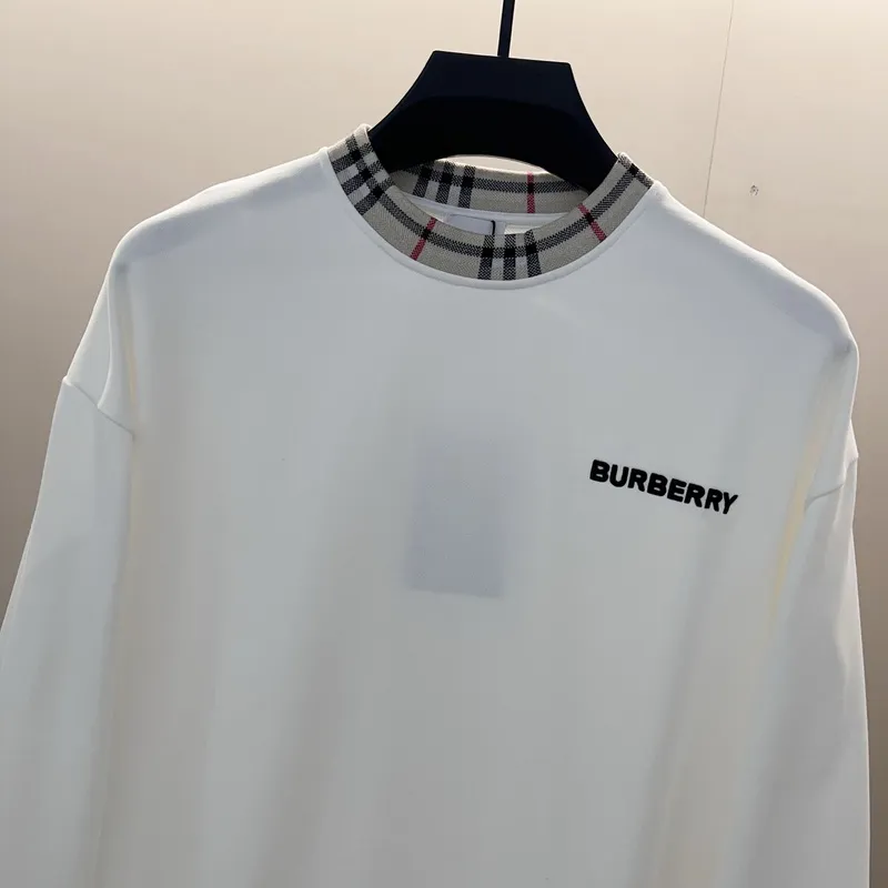 Burberry White/Black Sweatshirt With Signature Check Collar And Louis Vuittonogo Detailing #A54395