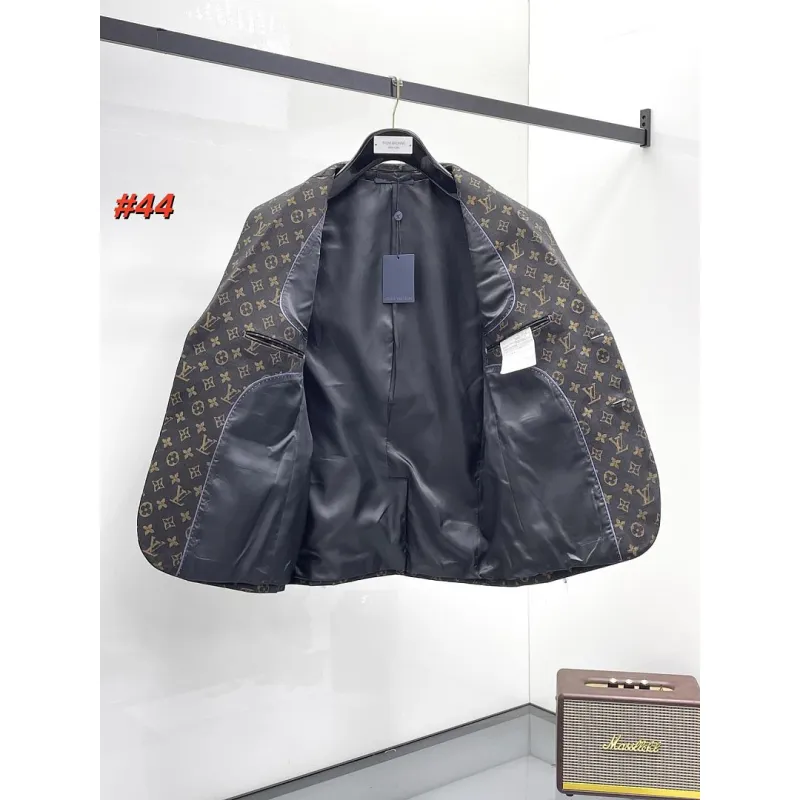 Louis Vuitton Suit #A65661