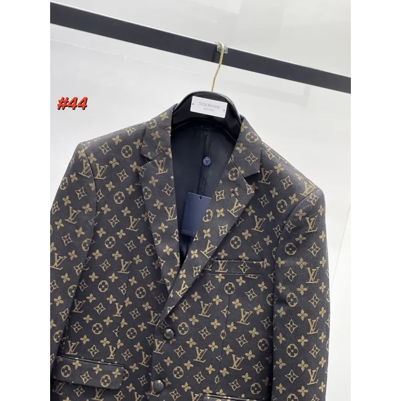 Louis Vuitton Suit #A65661