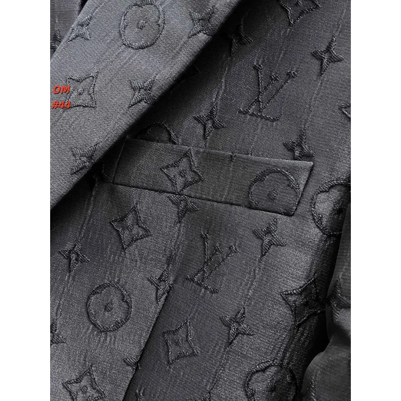 Louis Vuitton Suit #A65665