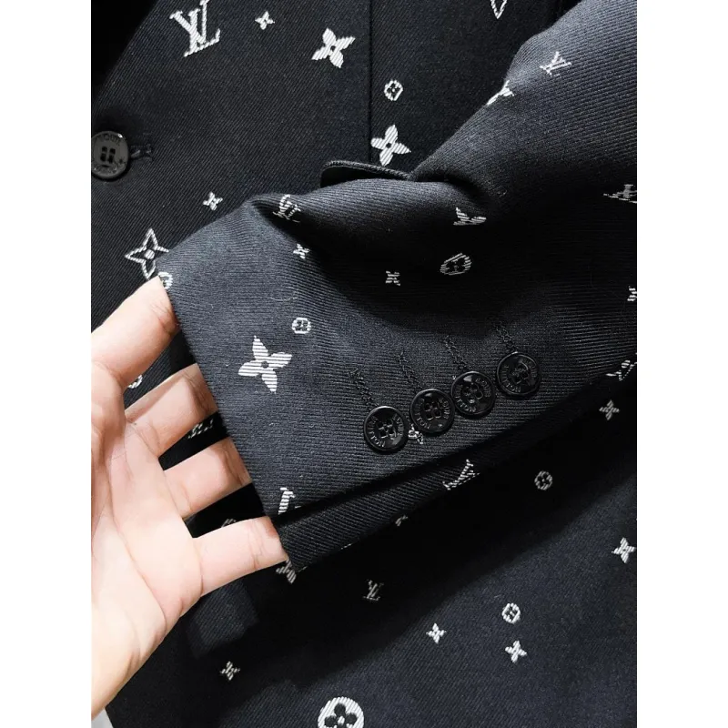 Louis Vuitton Suit #A59938