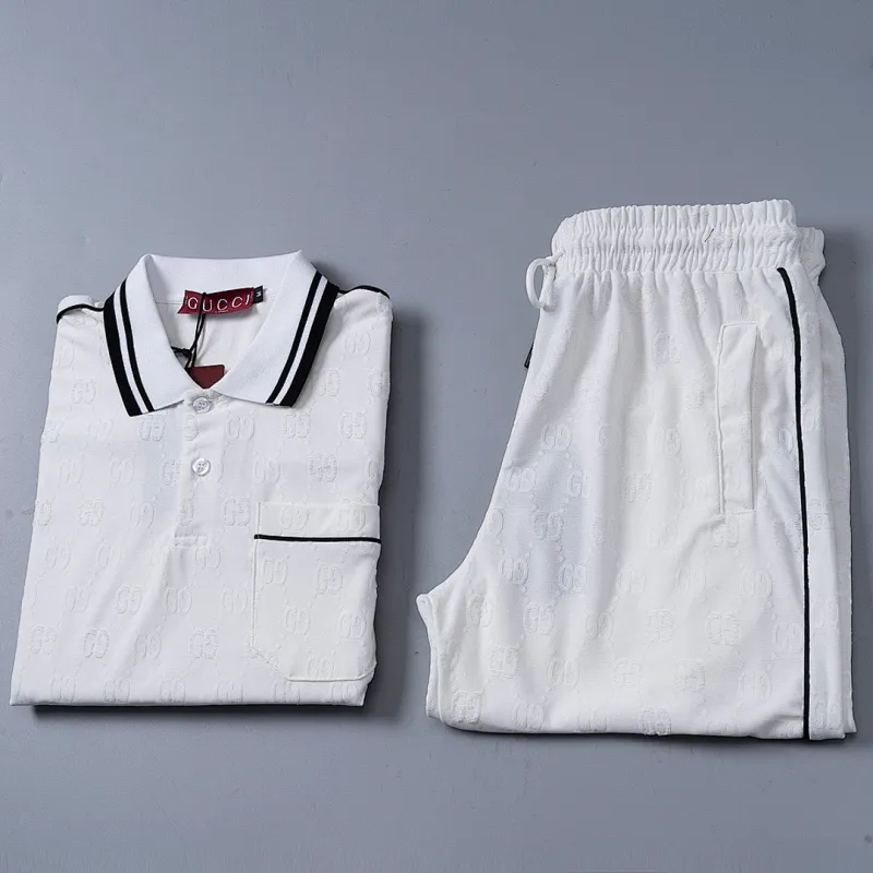 Gucci Tracksuits for Gucci short tracksuits for men #A61451