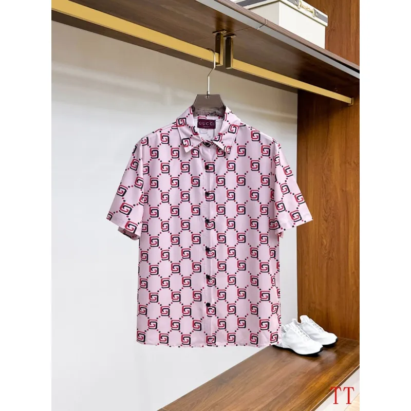 Gucci Tracksuits for Gucci short tracksuits for men #A62249