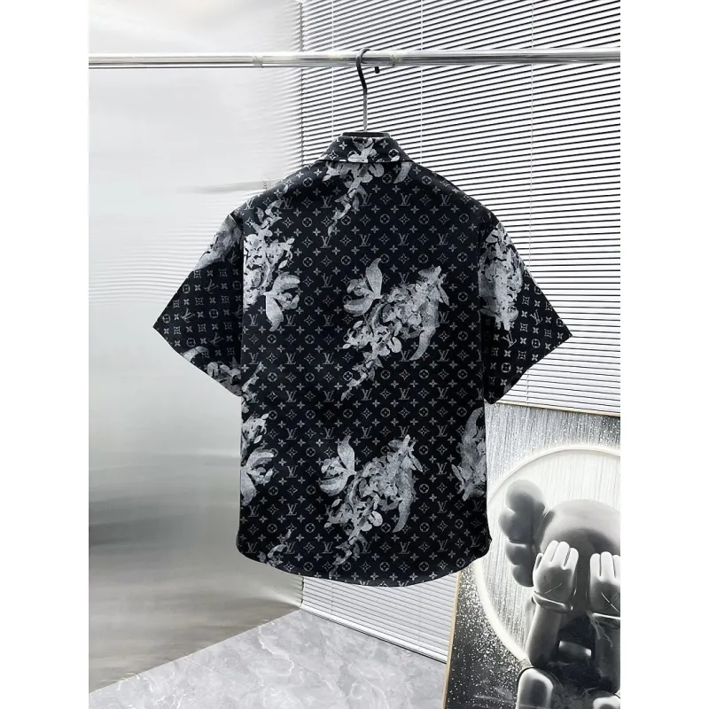 Louis Vuitton tracksuits for Louis Vuitton short tracksuits for men #A64407