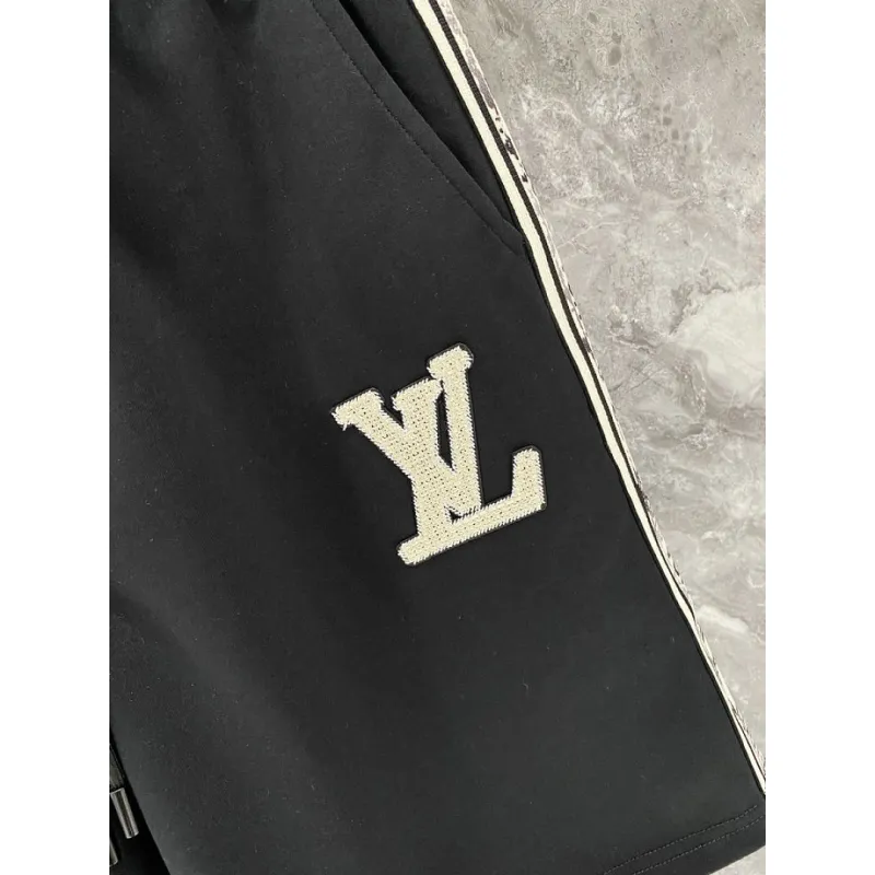 Louis Vuitton tracksuits for Louis Vuitton short tracksuits for men #A64394